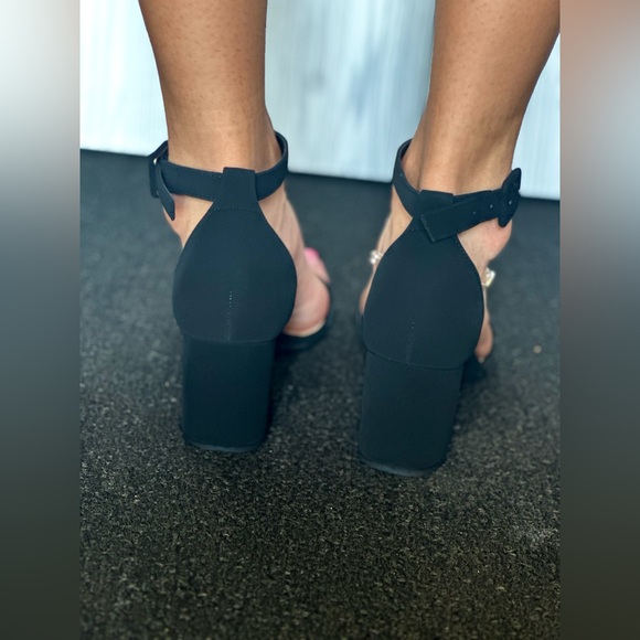 Black chunky heel ankle strap sandal - Picture 4 of 10